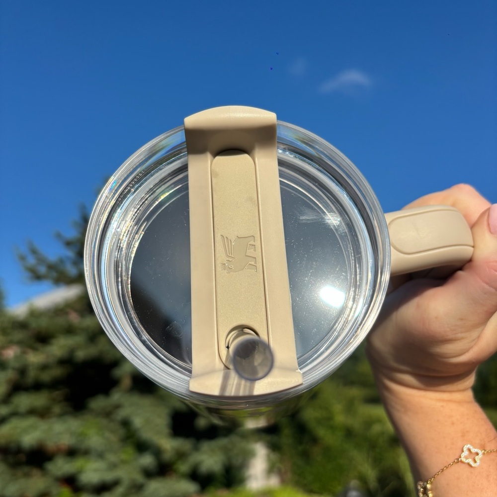 New Stanley 40oz Tumbler - Picture 3 of 7